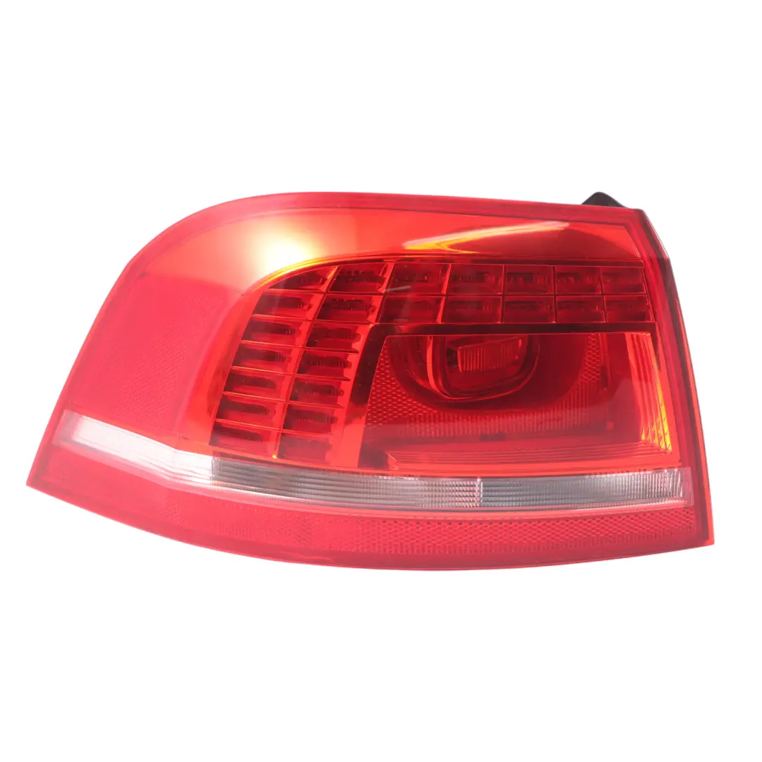Volkswagen Passat B7 Rücklicht Lampe Trim Abdeckung Hinten Links - SKU 3AF945207B - Teilenummer 3AF945207B