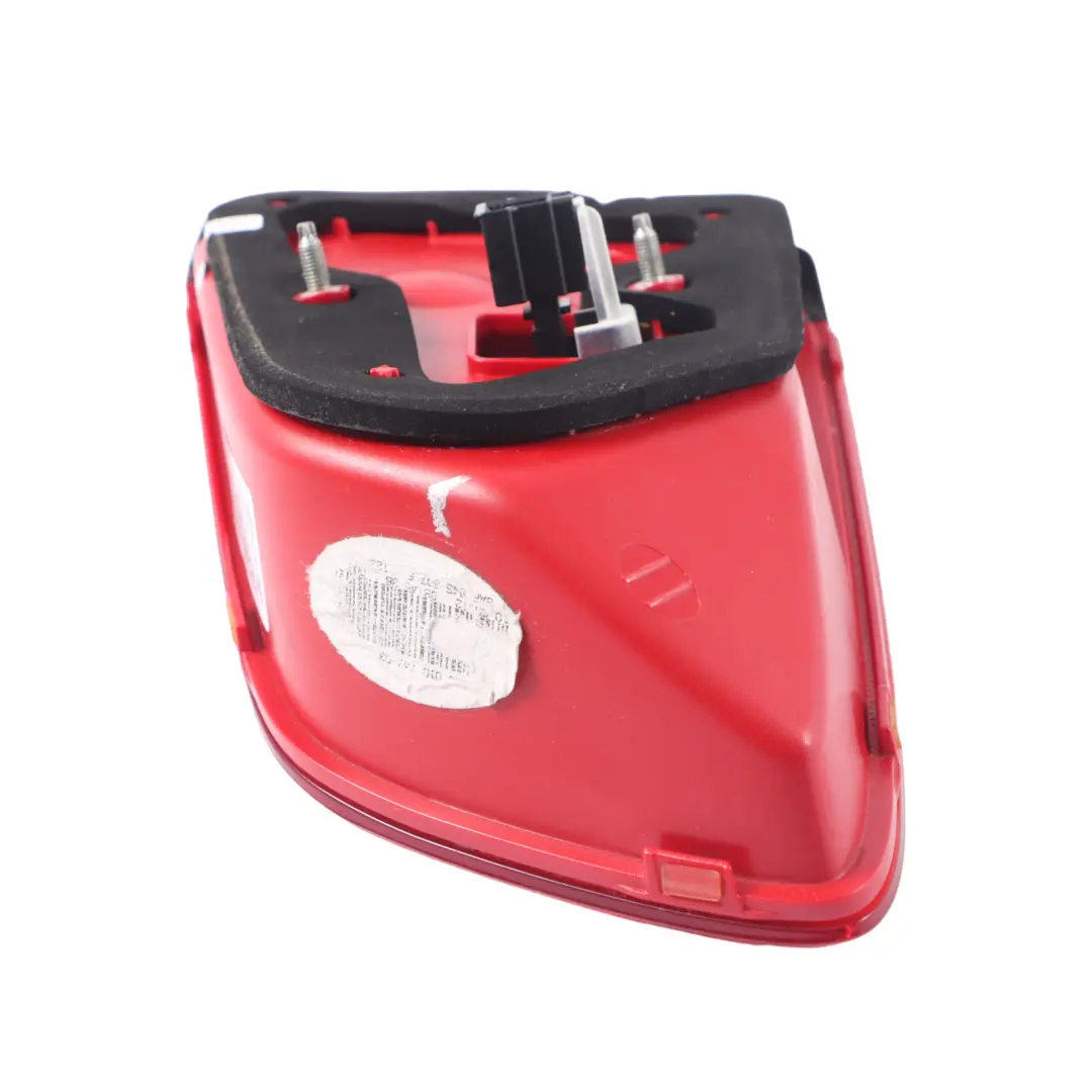 Tylna Lampa Bagażnika Tylnej Klapy Lewa do Volkswagen Passat B7 o numerze 3AF945307E Volkswagen Passat B7 Tylna Lampa Bagażnika Tylnej Klapy Lewa - SKU 3AF945307E - Numer Części 3AF945307E