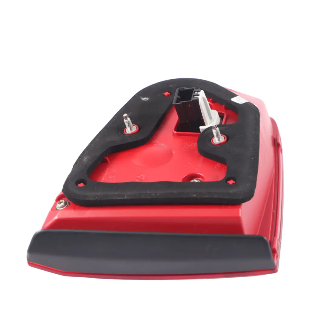 Lampa Bagażnika Tylnej Klapy Prawa do Volkswagen Passat B7 o numerze 3AF945308E Volkswagen Passat B7 Lampa Bagażnika Tylnej Klapy Prawa - SKU 3AF945308E - Numer Części 3AF945308E