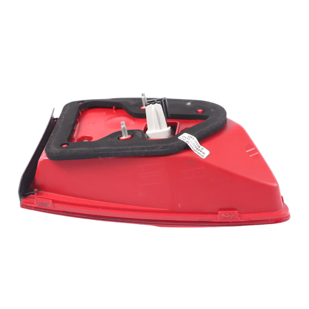 Feu arrière de coffre Feu de hayon Droit pour Volkswagen Passat B7 à propos du numéro de pièce 3AF945308E Volkswagen Passat B7 Feu arrière de coffre Feu de hayon Droit - SKU 3AF945308E - Numéro de pièce 3AF945308E