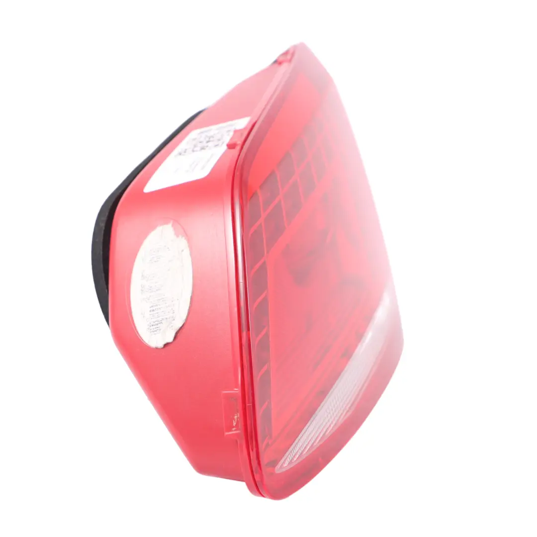 Lampa Bagażnika Tylnej Klapy Prawa do Volkswagen Passat B7 o numerze 3AF945308E Volkswagen Passat B7 Lampa Bagażnika Tylnej Klapy Prawa - SKU 3AF945308E - Numer Części 3AF945308E