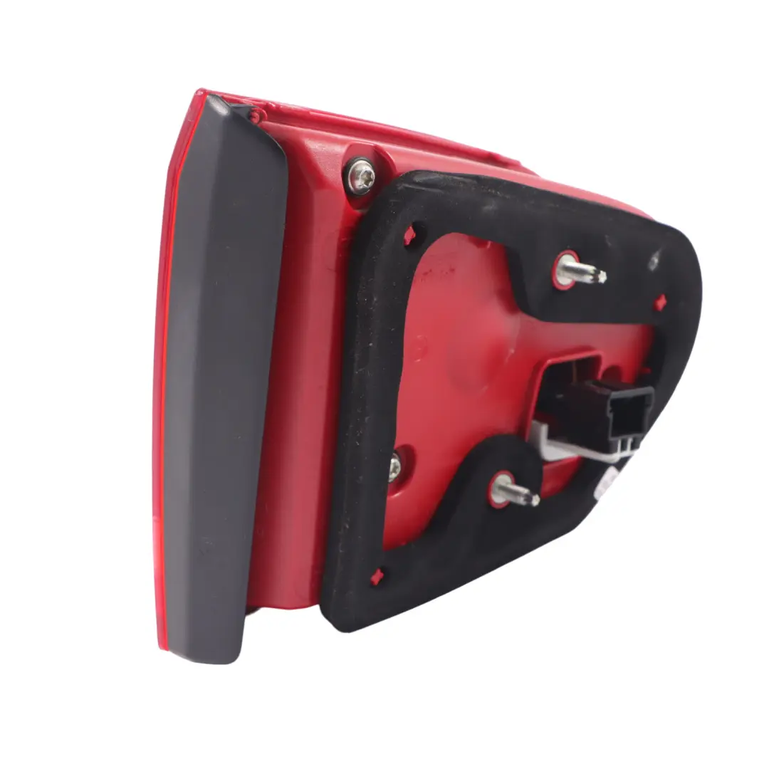 Feu arrière de coffre Feu de hayon Droit pour Volkswagen Passat B7 à propos du numéro de pièce 3AF945308E Volkswagen Passat B7 Feu arrière de coffre Feu de hayon Droit - SKU 3AF945308E - Numéro de pièce 3AF945308E