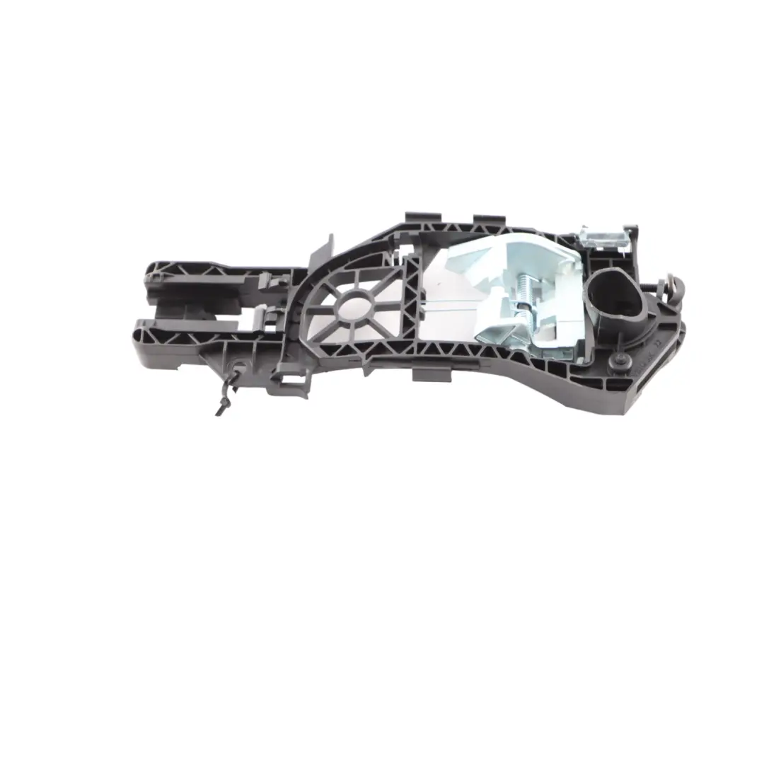 Wspornik Podstawa Klamki Tylnych Prawych Drzwi do VW Passat B6 o numerze 3C0837886J VW Passat B6 Wspornik Podstawa Klamki Tylnych Prawych Drzwi - SKU 3C0837886J - Numer Części 3C0837886J