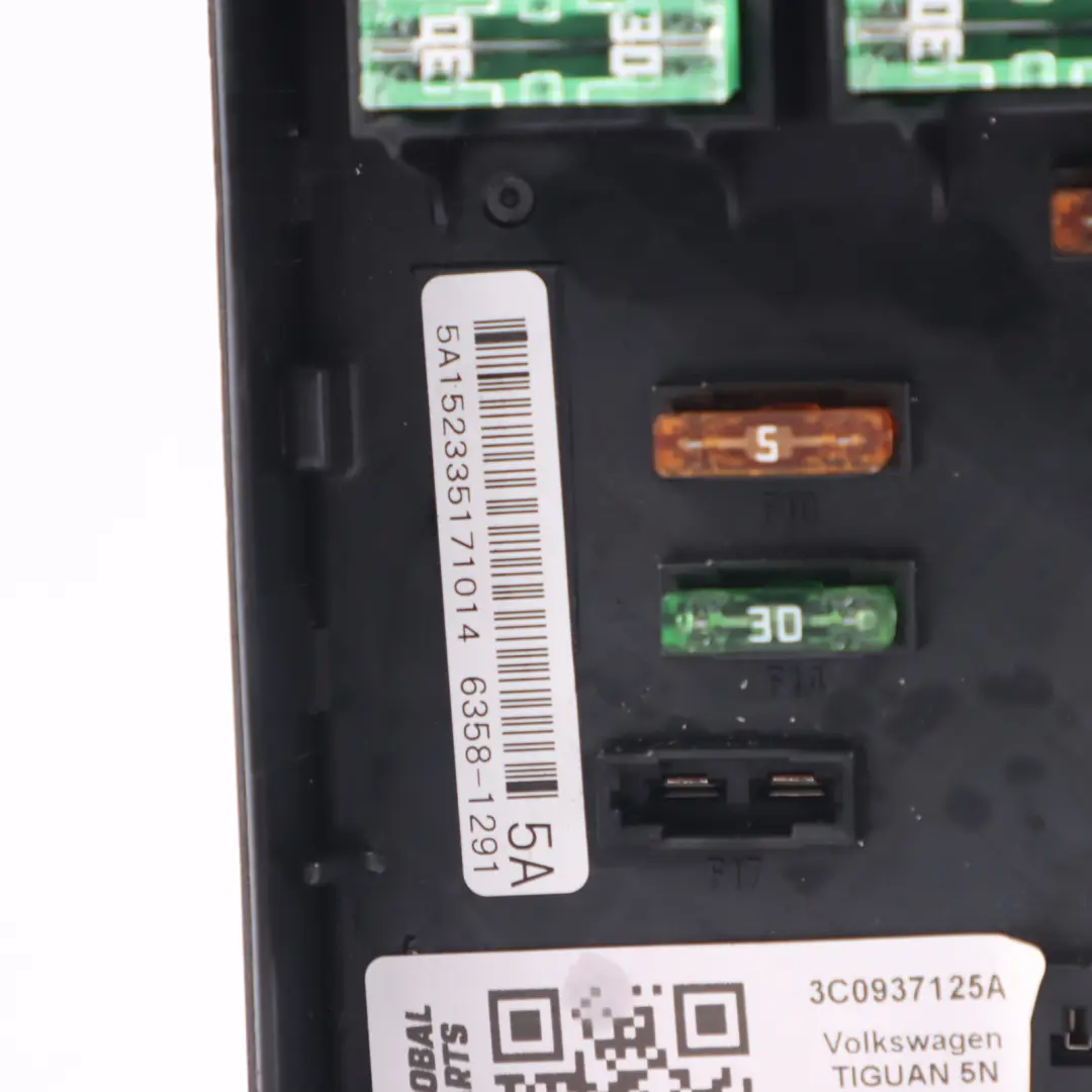 Bay Fuse Relay Box Terminal to Volkswagen Tiguan 5N Engine with Part number 3C0937125A Volkswagen Tiguan 5N Engine Bay Fuse Relay Box Terminal - SKU 3C0937125A - Part number 3C0937125A