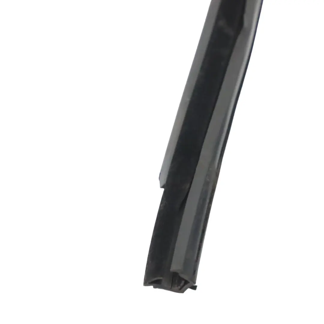 Türdichtung Vorne Links Türseite Gummidichtung für Volkswagen Passat B7 mit Teilenummer 3C4837431F Volkswagen Passat B7 Türdichtung Vorne Links Türseite Gummidichtung - SKU 3C4837431F - Teilenummer 3C4837431F