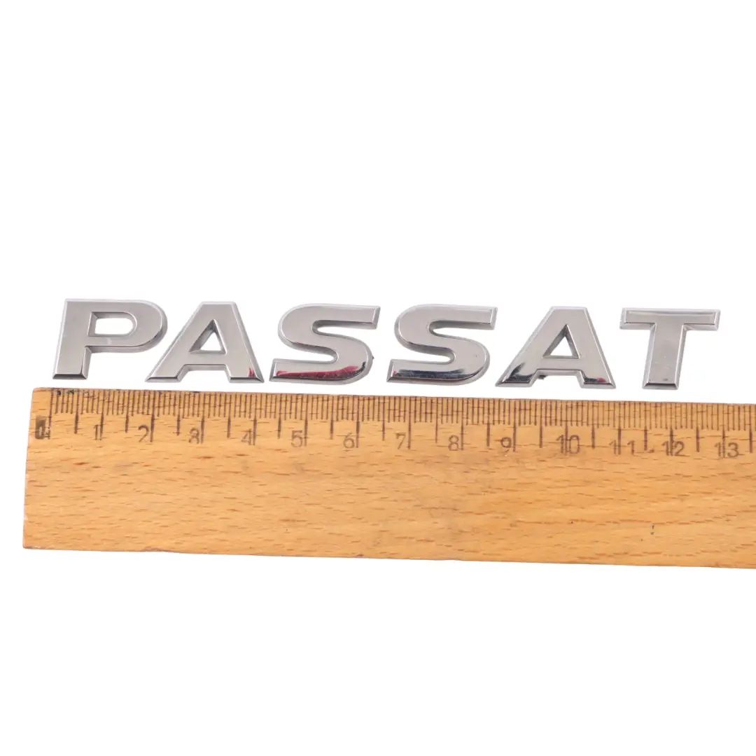 Heckklappenemblem Schriftzug Heckkofferraum für Volkswagen Passat B7 mit Teilenummer 3C8853687A Volkswagen Passat B7 Heckklappenemblem Schriftzug Heckkofferraum - SKU 3C8853687A - Teilenummer 3C8853687A