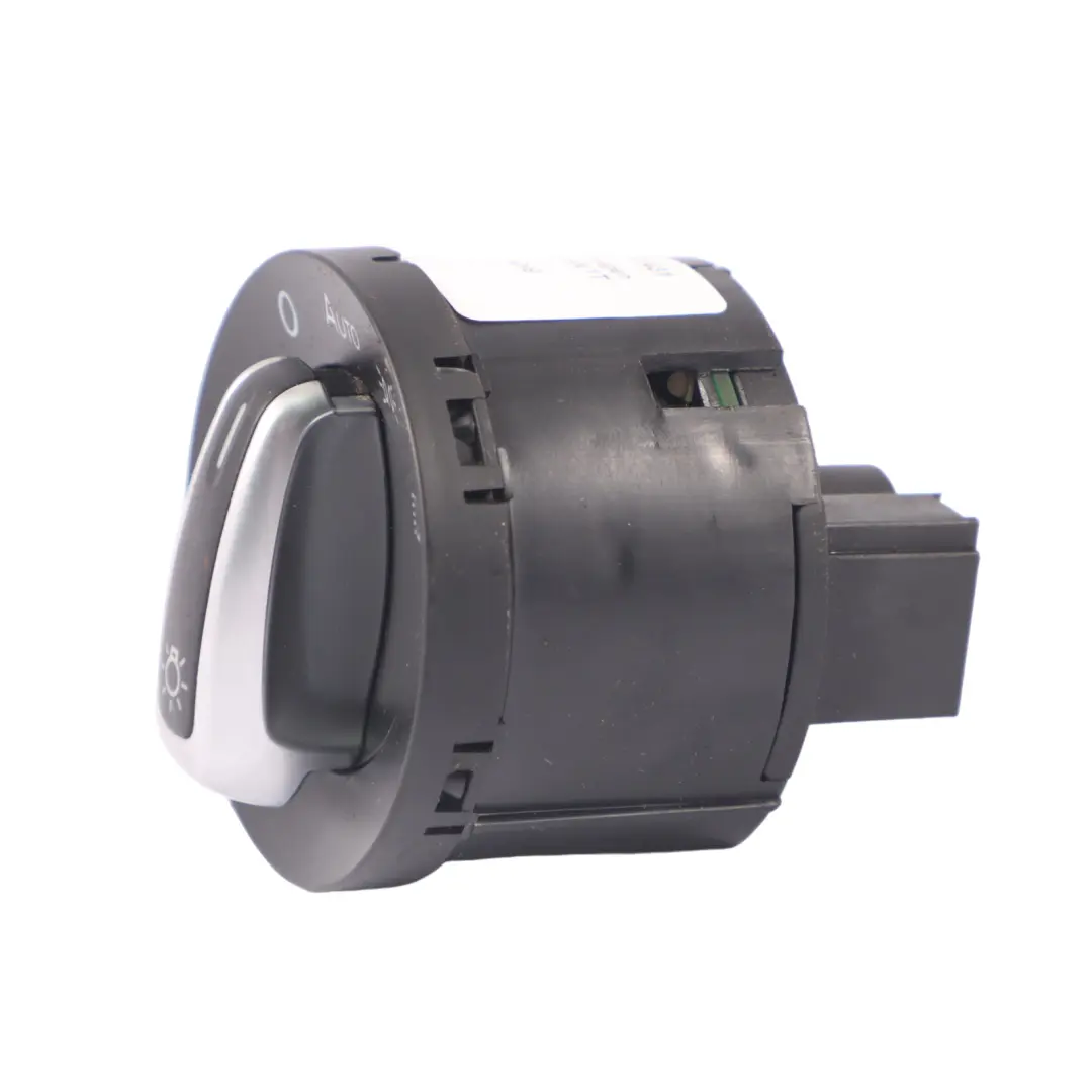 Panel Sterowania Przełącznik Świateł do Volkswagen Tiguan 5N o numerze 3C8941431 Volkswagen Tiguan 5N Panel Sterowania Przełącznik Świateł - SKU 3C8941431 - Numer Części 3C8941431