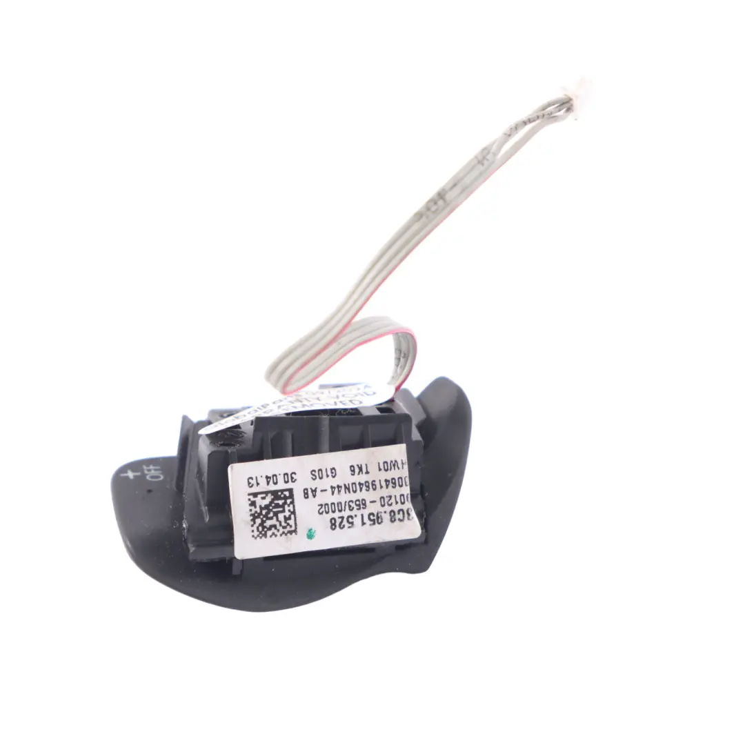 DSG Volant direction palettes gauche N/S 3C8951527 VW Volkswagen Passat B7 - SKU 3C8951528 - Numéro de pièce 3C8951528