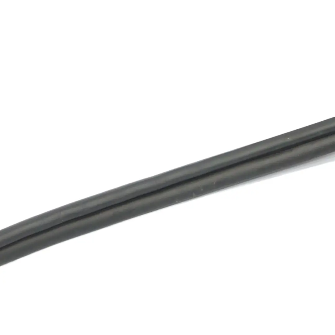 Joint d'étanchéité coffre hayon caoutchouc pour Volkswagen Passat B7 à propos du numéro de pièce 3C9827705 Volkswagen Passat B7 Joint d'étanchéité coffre hayon caoutchouc - SKU 3C9827705 - Numéro de pièce 3C9827705