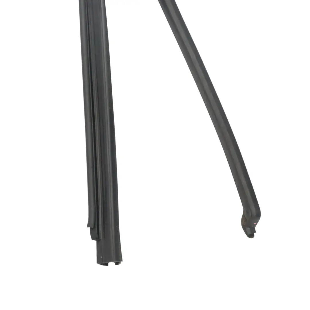 Ventana Puerta Trasera Izquierda Junta Sellado para Volkswagen Passat B7 con número de pieza 3C9839431H Volkswagen Passat B7 Ventana Puerta Trasera Izquierda Junta Sellado - SKU 3C9839431H - Número de pieza 3C9839431H