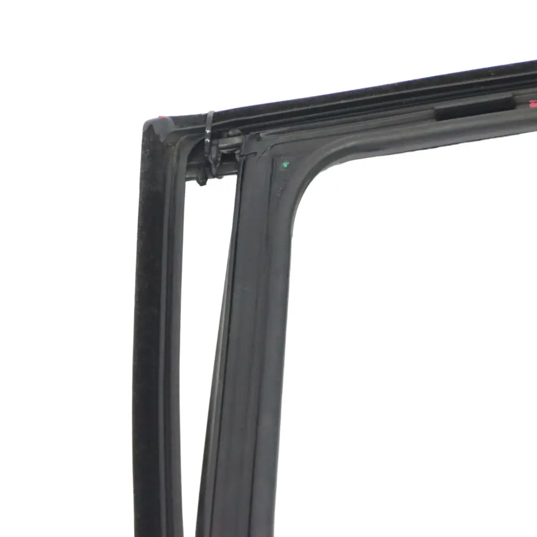 Ventana Puerta Trasera Izquierda Junta Sellado para Volkswagen Passat B7 con número de pieza 3C9839431H Volkswagen Passat B7 Ventana Puerta Trasera Izquierda Junta Sellado - SKU 3C9839431H - Número de pieza 3C9839431H