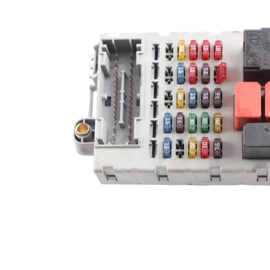 Fuse Relay Box Central Electrical Control Unit Module CPL to Fiat Doblo with Part number 40520600 Fiat Doblo Fuse Relay Box Central Electrical Control Unit Module CPL - SKU 46520600 - Part number 40520600