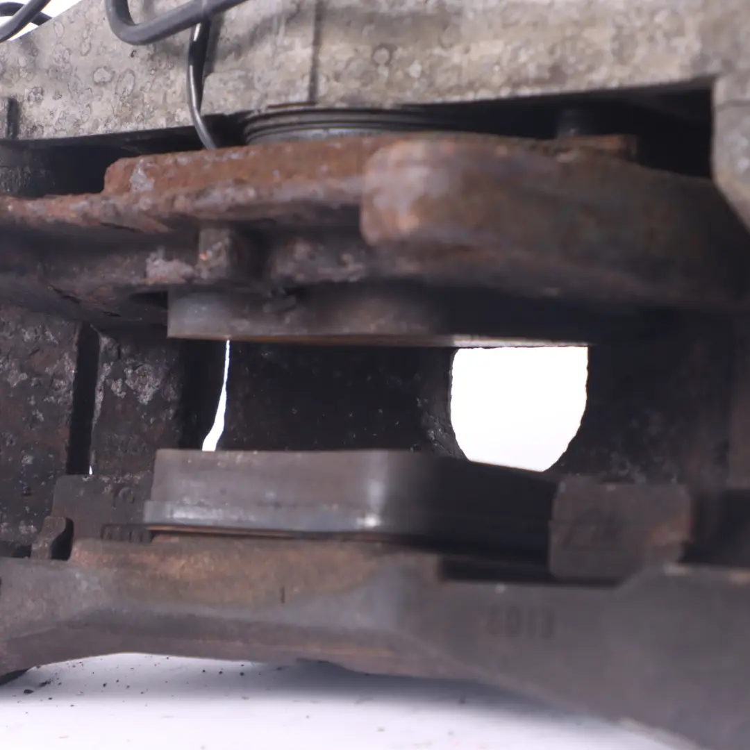 Audi A4 B7 Pinza freno anteriore destra Unità ruota - SKU 4F0615124 - Numero di parte 4F0615124