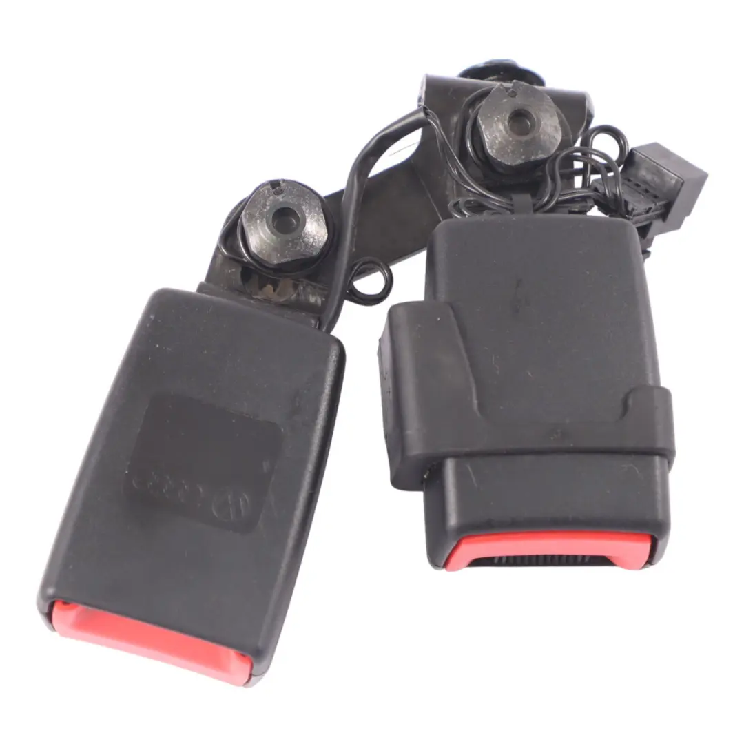 Boucle ceinture sécurité arrière centrale médiane pour Volkswagen Golf 6 à propos du numéro de pièce 4G0857739A Volkswagen Golf 6 Boucle ceinture sécurité arrière centrale médiane - SKU 4G0857739A - Numéro de pièce 4G0857739A