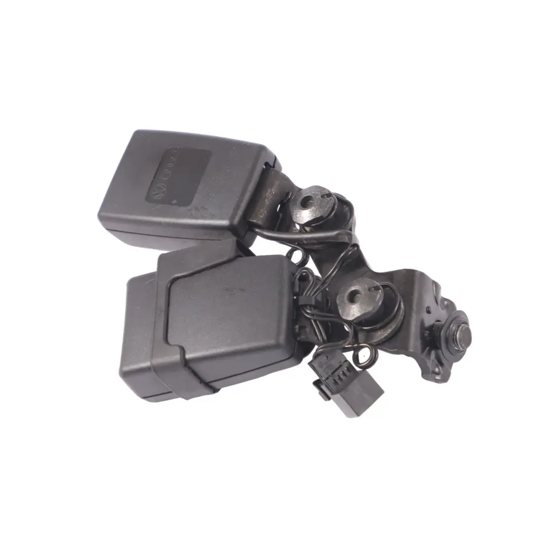 Boucle ceinture sécurité arrière centrale médiane pour Volkswagen Golf 6 à propos du numéro de pièce 4G0857739A Volkswagen Golf 6 Boucle ceinture sécurité arrière centrale médiane - SKU 4G0857739A - Numéro de pièce 4G0857739A