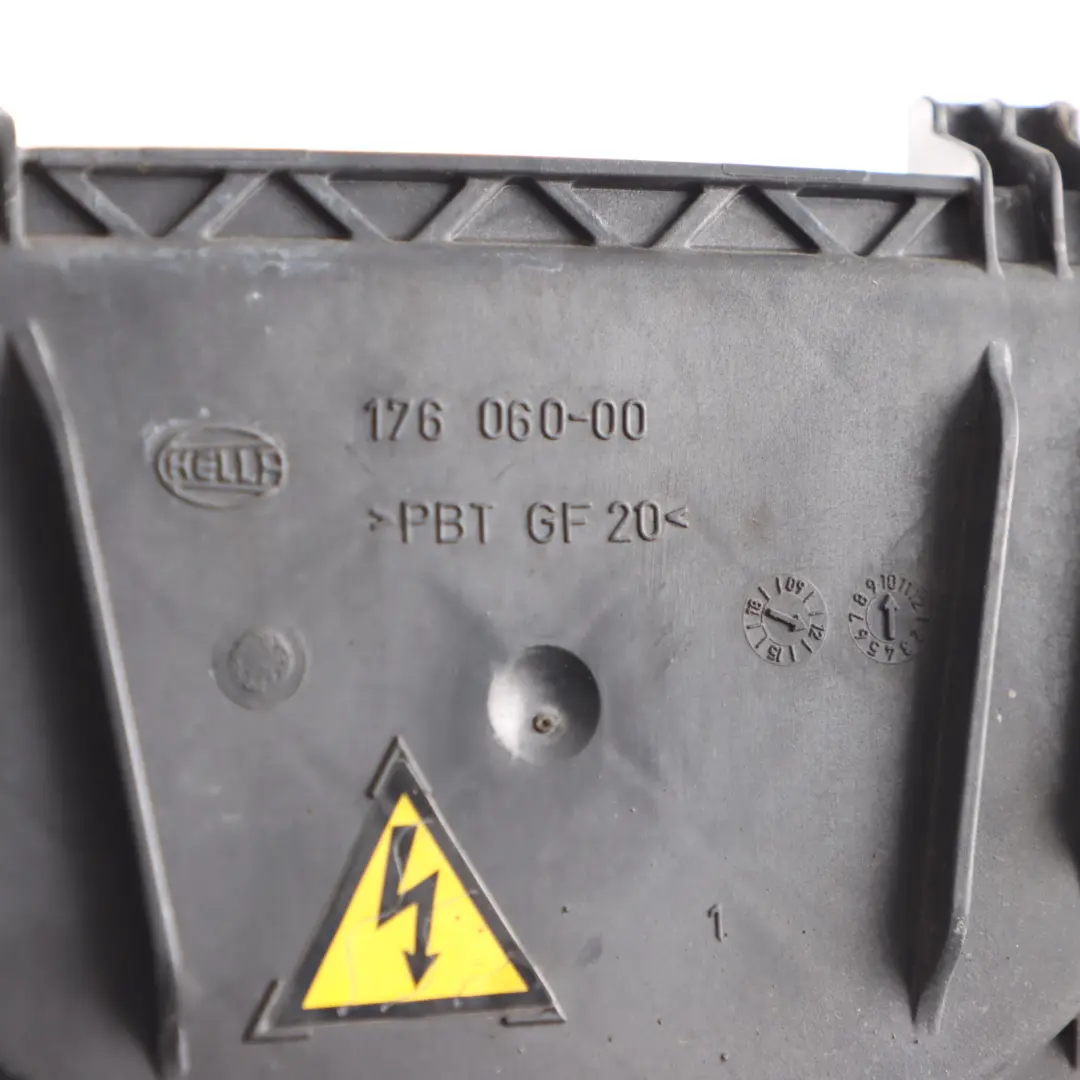 Headlight Lamp Bulb Cap Headlamp Cover Left Right N/O/S to Audi A6 C7 with Part number 4G0941158 Audi A6 C7 Headlight Lamp Bulb Cap Headlamp Cover Left Right N/O/S - SKU 4G0941158 - Part number 4G0941158