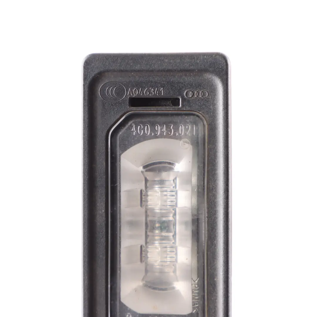 Luz de matrícula trasera para Audi A1 8X con número de pieza 4G0943021 Audi A1 8X Luz de matrícula trasera - SKU 4G0943021 - Número de pieza 4G0943021
