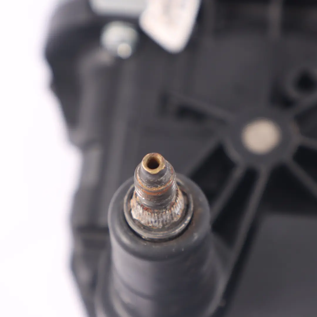 Audi Q3 8U Couvercle coffre hayon Moteur d'essuie-glace arrière - SKU 4G9955711C - Numéro de pièce 4G9955711C