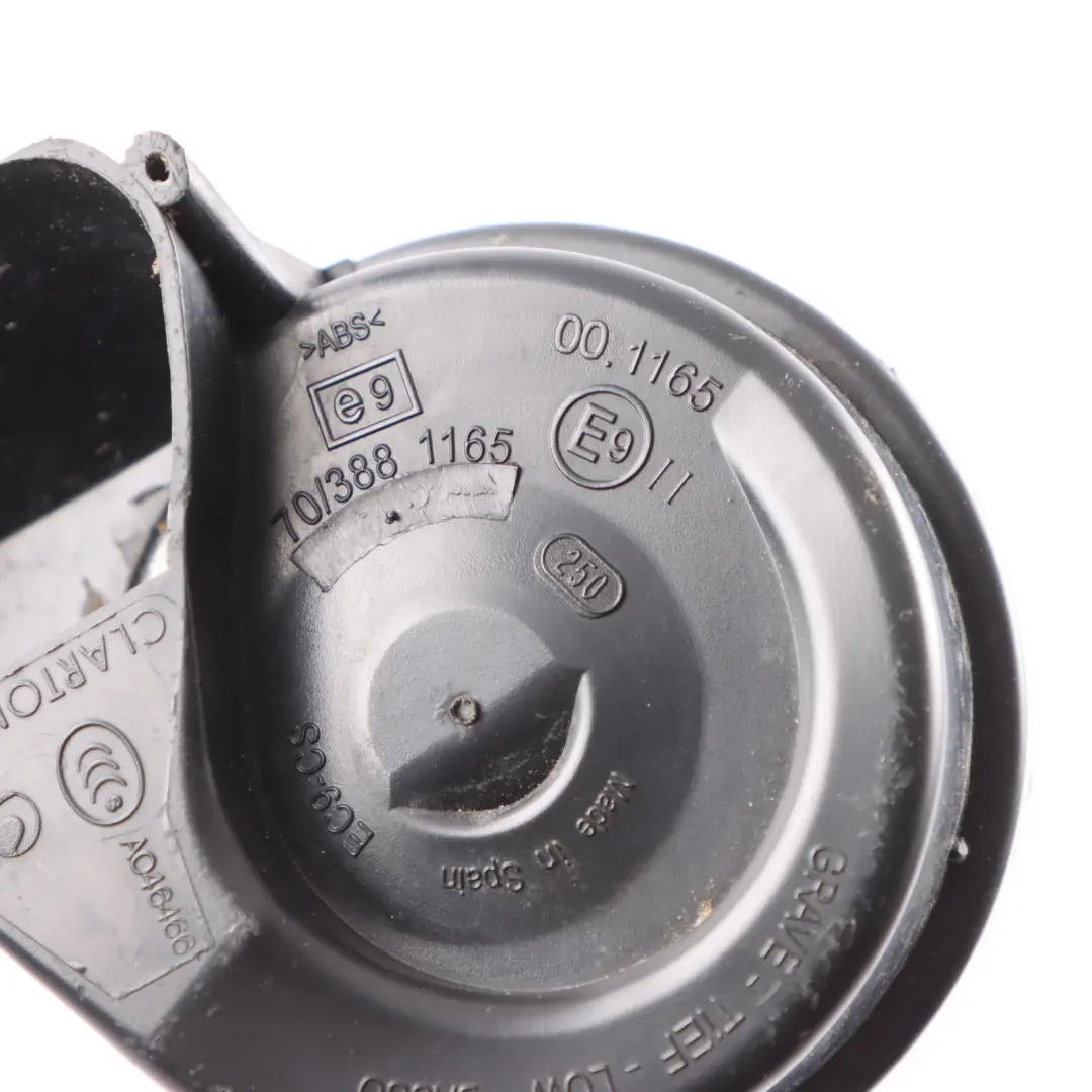 Klakson Sygnał Dźwiękowy Fanfara Niski Ton do Audi A6 C6 o numerze 4H0951221 Audi A6 C6 Klakson Sygnał Dźwiękowy Fanfara Niski Ton - SKU 4H0951221 - Numer Części 4H0951221