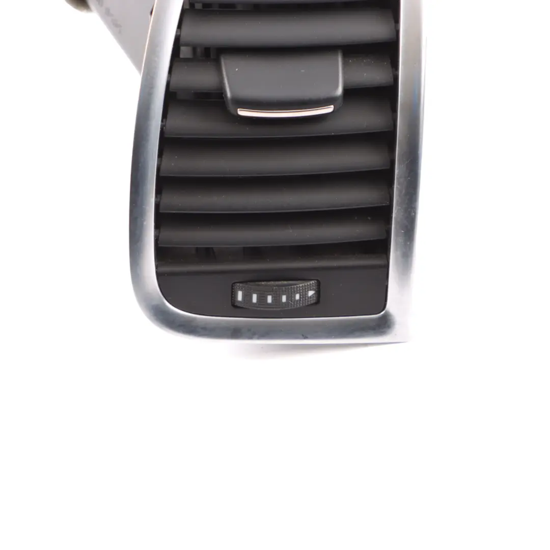 Panneau sortie d'air tableau bord Grille d'aération droite pour Audi Q7 4L à propos du numéro de pièce 4L0820902 Audi Q7 4L Panneau sortie d'air tableau bord Grille d'aération droite - SKU 4L0820902 - Numéro de pièce 4L0820902