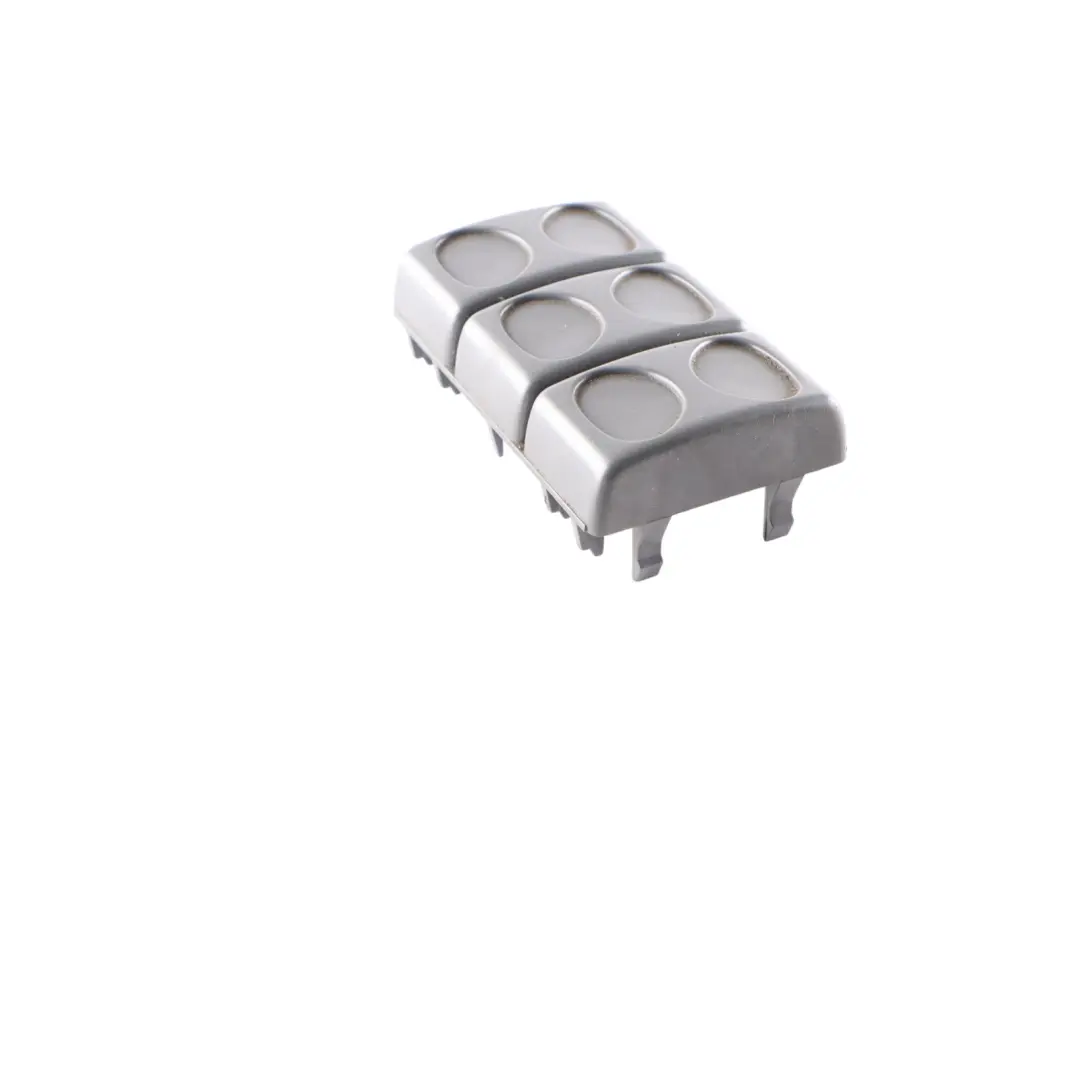 Eurocargo 75E15 Blanking Blind Plug Switch Grommet Cover Cap para Iveco con número de pieza 504049357 Iveco Eurocargo 75E15 Blanking Blind Plug Switch Grommet Cover Cap - SKU 504049357 - Número de pieza 504049357