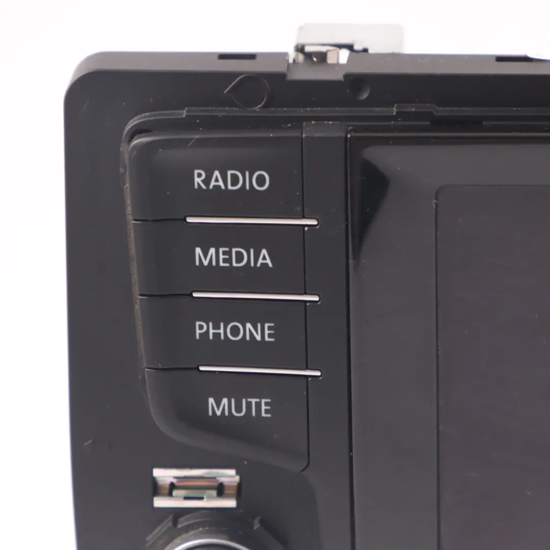 Radio Control Head Unit CD Player to VW Volkswagen Golf Mk7 with Part number 5G0919605 VW Volkswagen Golf Mk7 Radio Control Head Unit CD Player - SKU 5G0919605 - Part number 5G0919605