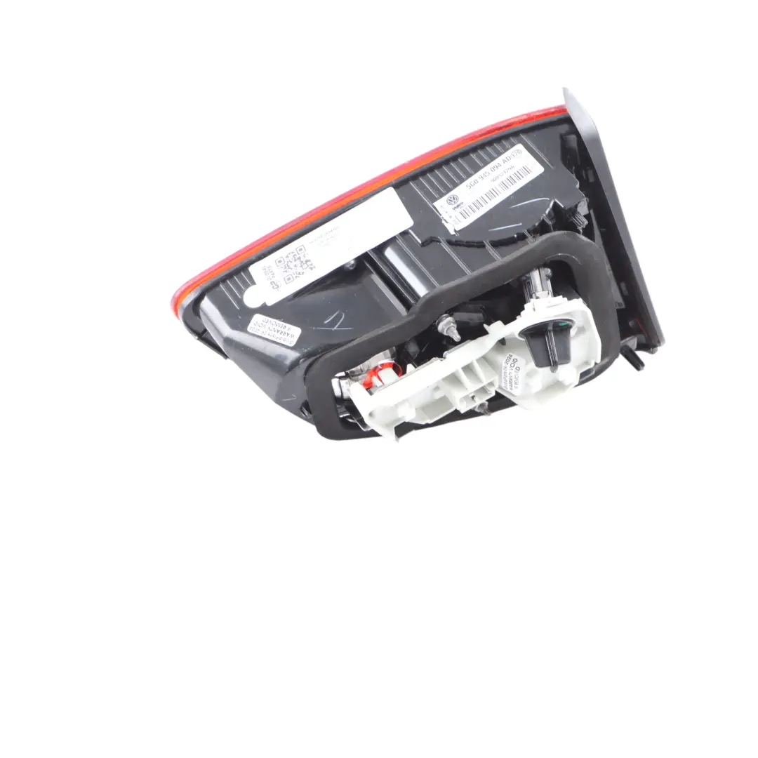 5G Lampa Klapy Bagażnika Prawy Tył do Volkswagen Golf o numerze 5G0945094AD Volkswagen Golf 5G Lampa Klapy Bagażnika Prawy Tył - SKU 5G0945094AD - Numer Części 5G0945094AD