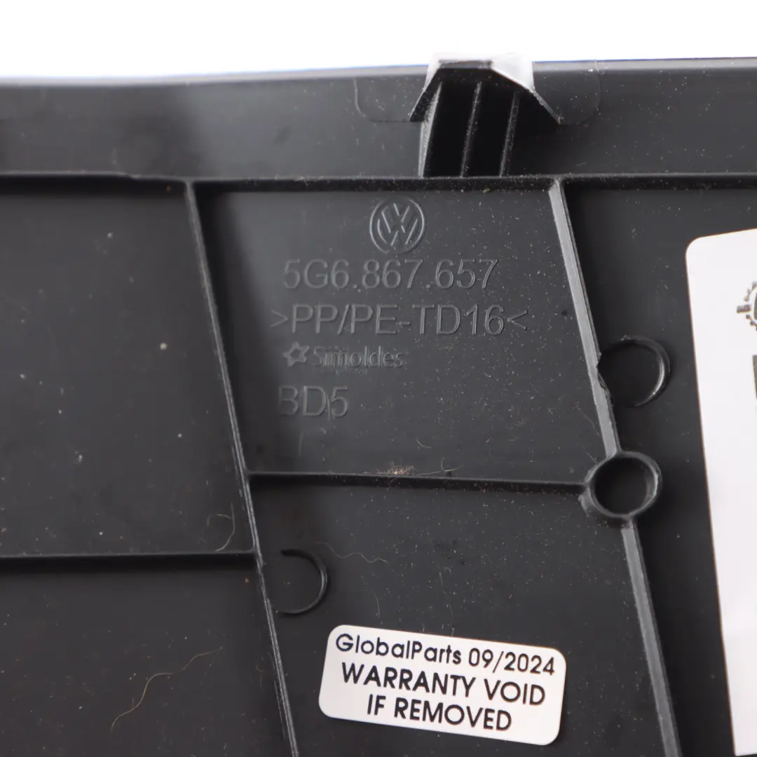 5G Mk7 Luz Trasera Tapa Bombilla Izquierda para Volkswagen Golf con número de pieza 5G6867657 Volkswagen Golf 5G Mk7 Luz Trasera Tapa Bombilla Izquierda - SKU 5G6867657 - Número de pieza 5G6867657