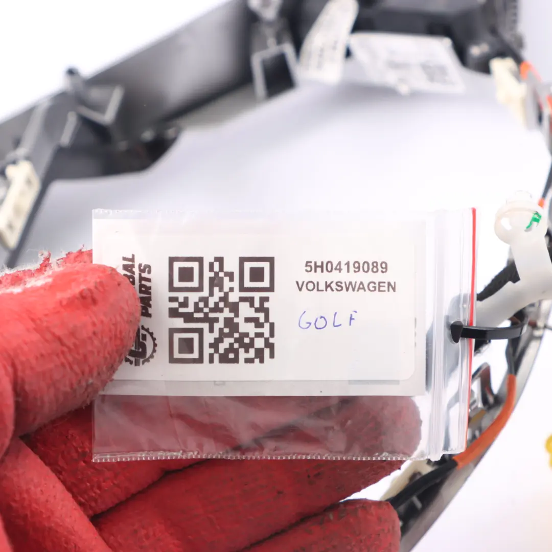 Osłona Kierownicy Przełączniki Wielofunkcyjne do Volkswagen Golf 8 o numerze 5H0419089 Volkswagen Golf 8 Osłona Kierownicy Przełączniki Wielofunkcyjne - SKU 5H0419089 - Numer Części 5H0419089