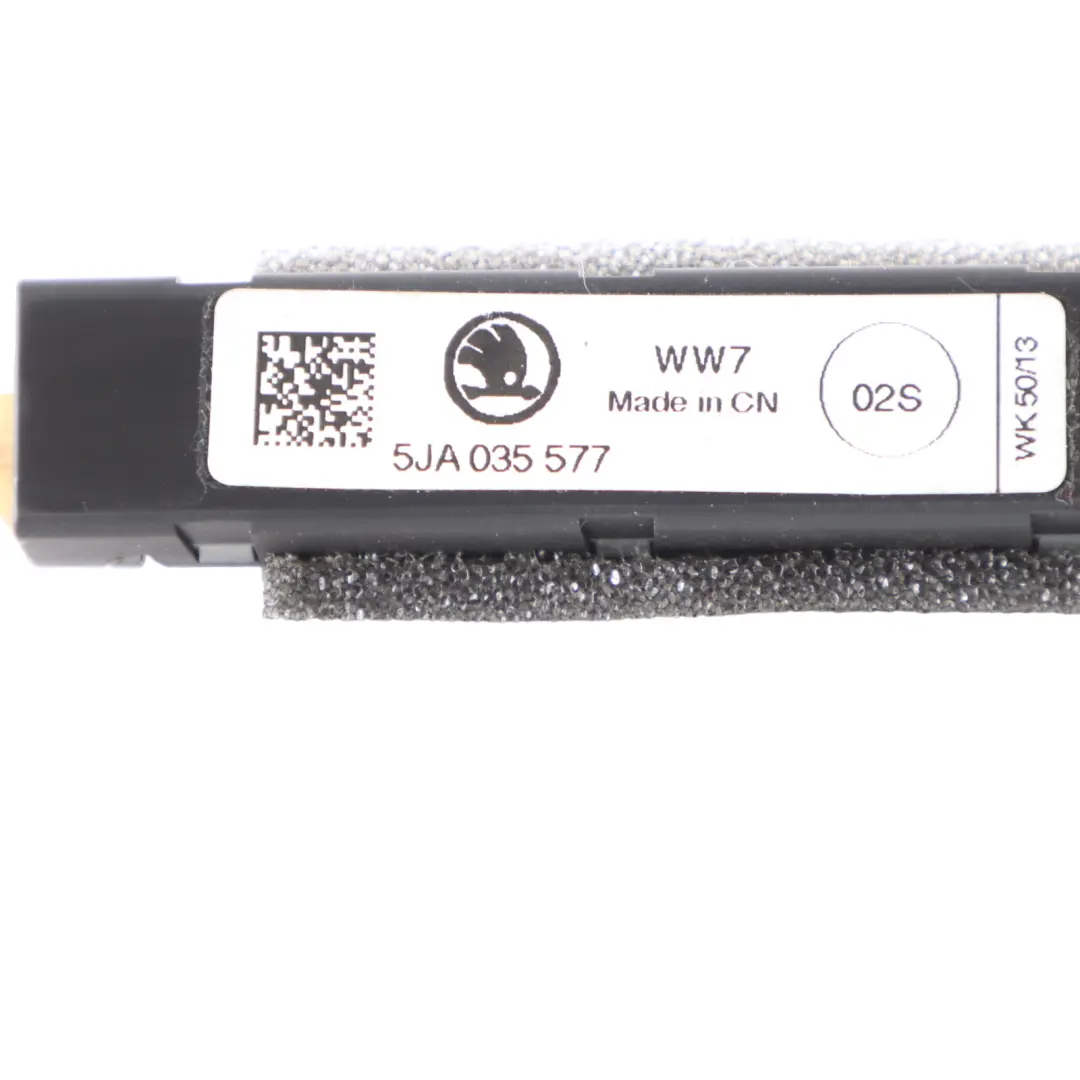 Amplifier Seat Toledo Skoda Rapid Volkswagen Polo 6R Antenna Module to with Part number 5JA035577 Amplifier Seat Toledo Skoda Rapid Volkswagen Polo 6R Antenna Module - SKU 5JA035577 - Part number 5JA035577