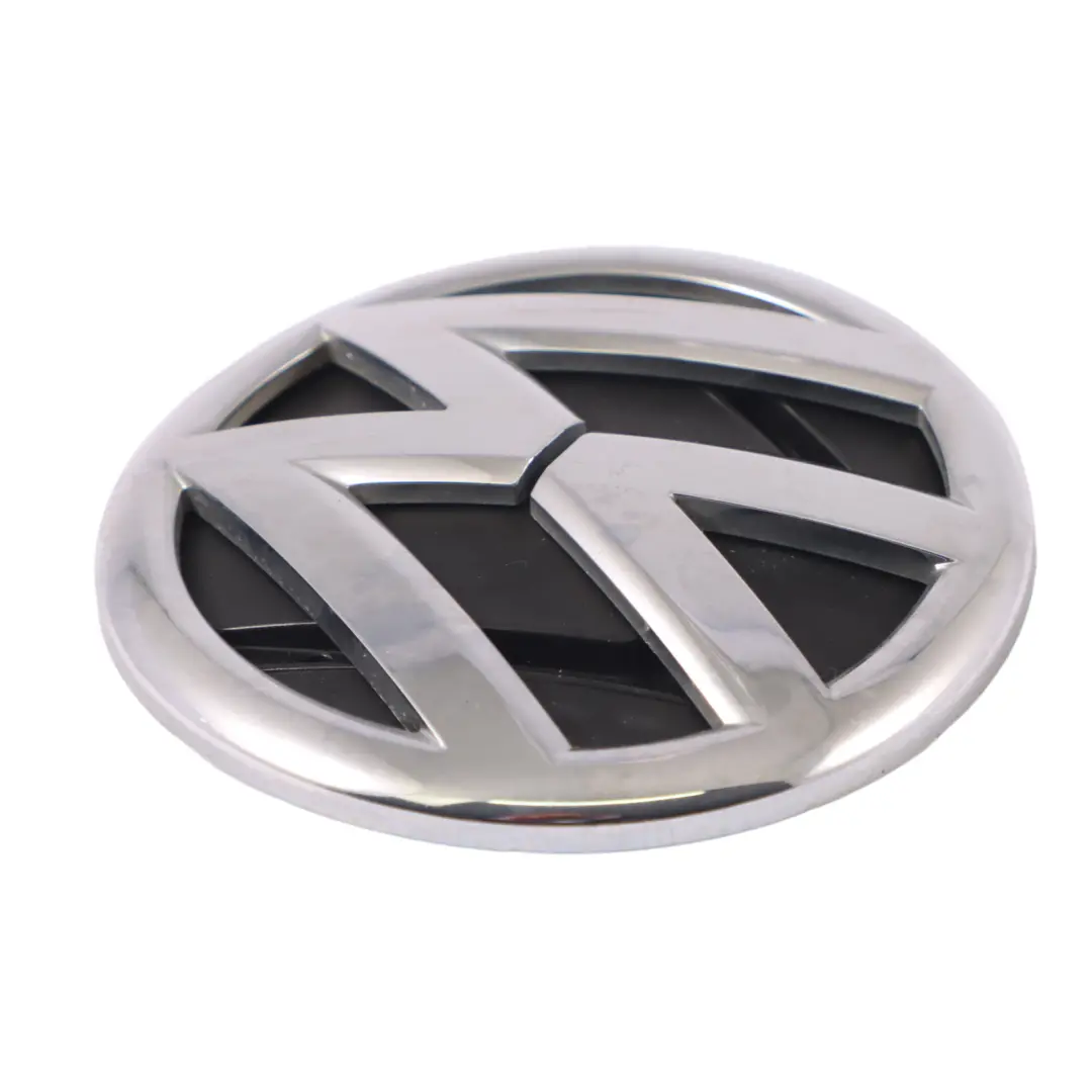 Volkswagen Passat B7 Emblema del Bagagliaio Posteriore Coperchio - SKU 5M0853630D - Numero di parte 5M0853630D