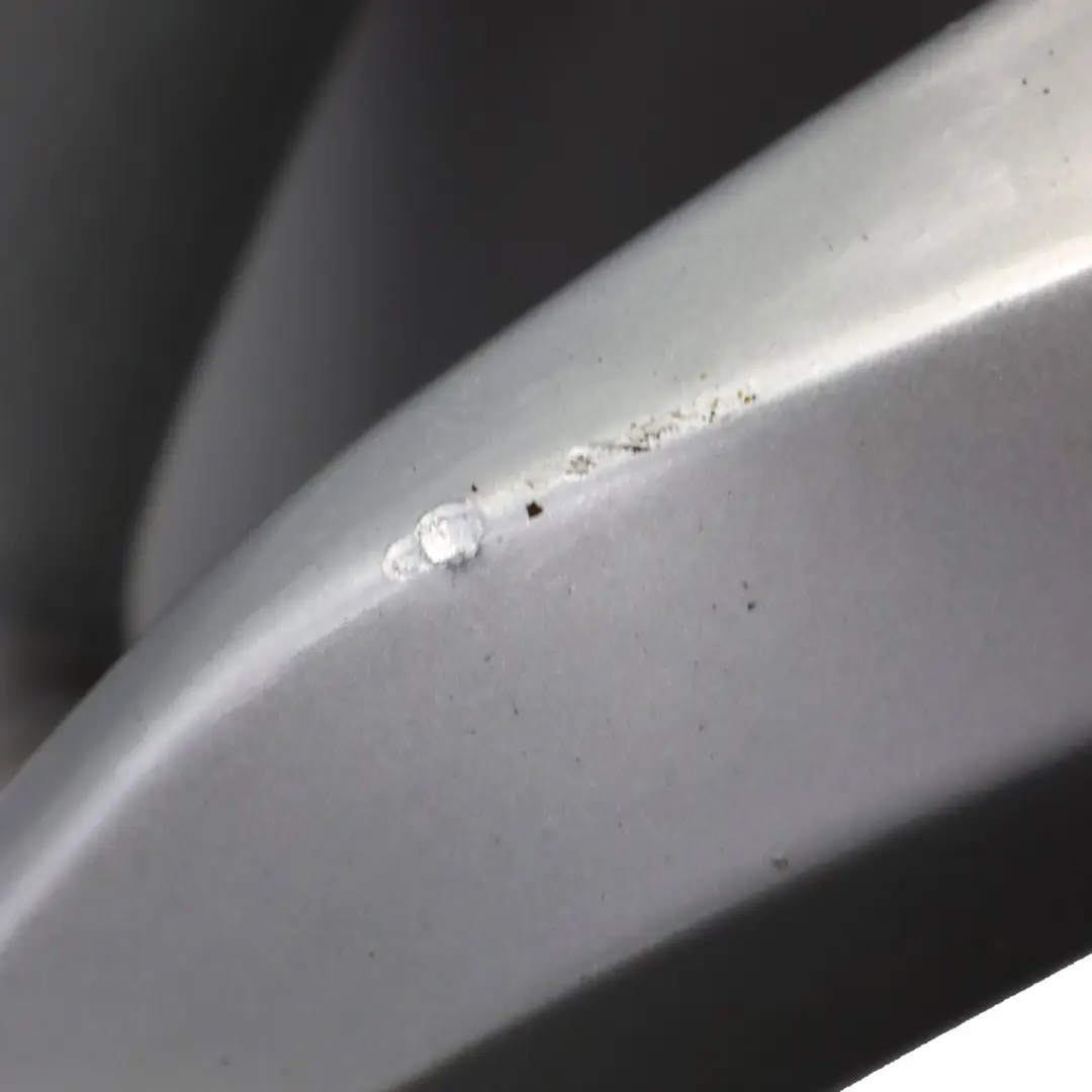 Silberne Leicht Metall Felge 17" ET:43 7J 5N0601025AH für Volkswagen Tiguan 5N mit Teilenummer 5N0601025AH-1 Volkswagen Tiguan 5N Silberne Leicht Metall Felge 17" ET:43 7J 5N0601025AH - SKU 5N0601025AH-1 - Teilenummer 5N0601025AH-1