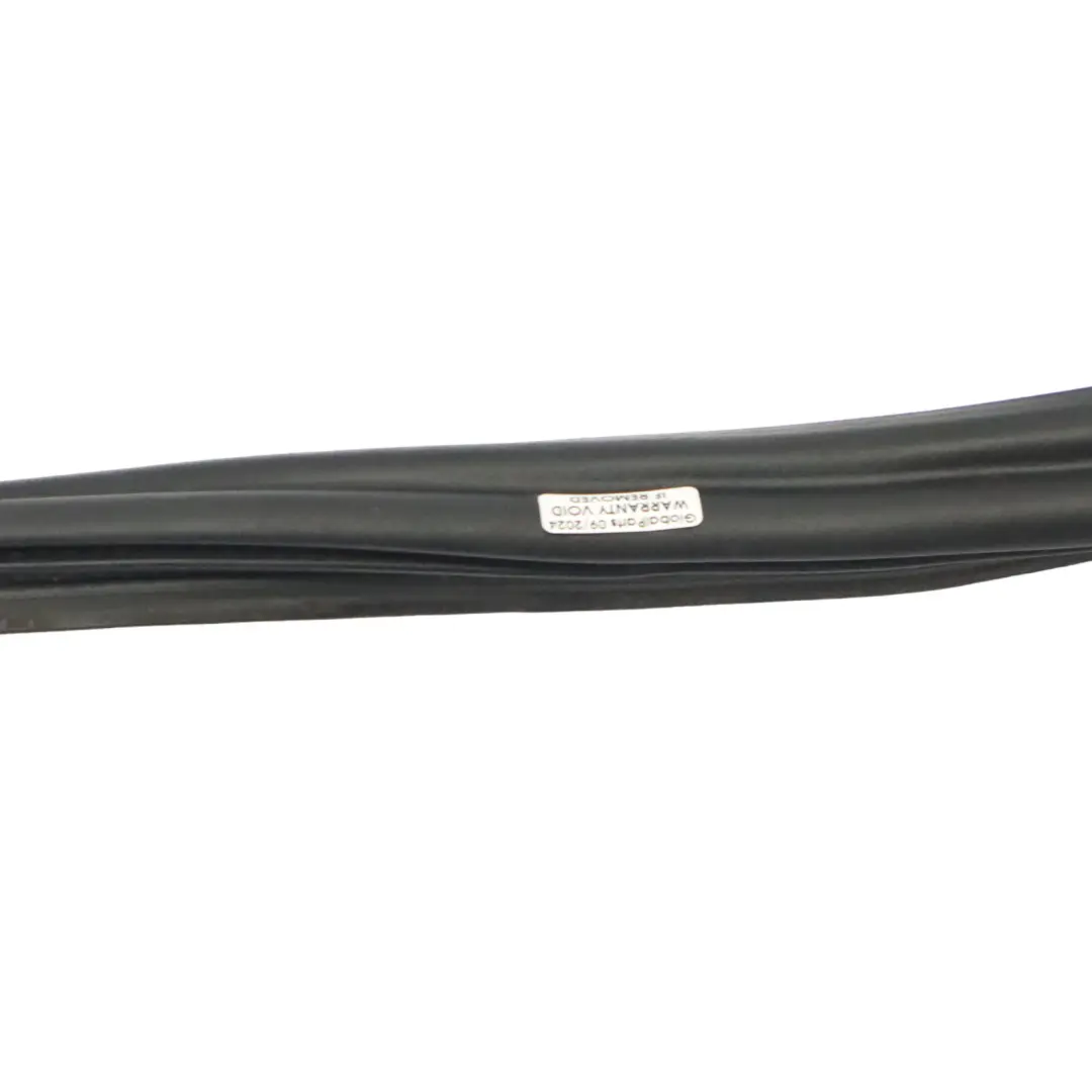 Boot Trunk Tailgate Sealing Gasket Seal Rubber to Volkswagen Tiguan 5N with Part number 5N0827705A Volkswagen Tiguan 5N Boot Trunk Tailgate Sealing Gasket Seal Rubber - SKU 5N0827705A - Part number 5N0827705A