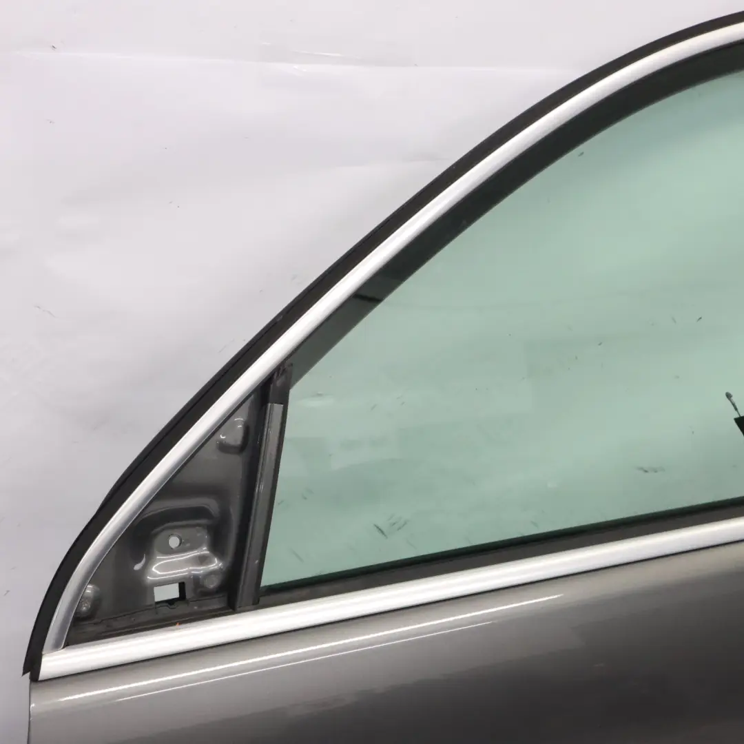 Volkswagen VW Tiguan 5N Porte avant gauche côté Pepper Grey - D7R - SKU 5N0831055B-PEG - Numéro de pièce 5N0831055B