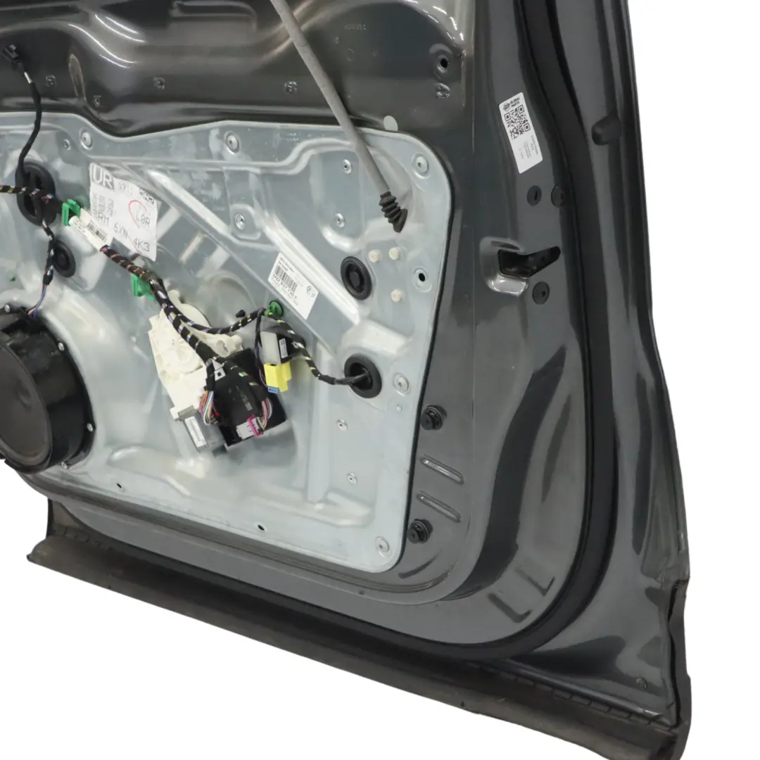 Tür Vorne Rechts Seitentür Pepper Grey Grau - D7R für Volkswagen VW Tiguan 5N mit Teilenummer 5N0831056B Volkswagen VW Tiguan 5N Tür Vorne Rechts Seitentür Pepper Grey Grau - D7R - SKU 5N0831056B-PEG - Teilenummer 5N0831056B