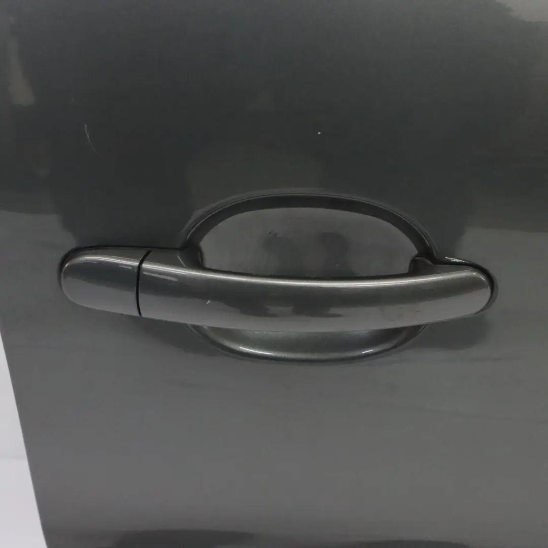 Puerta Delantera Derecha Puerta Lateral Pepper Grey D7R para Volkswagen VW Tiguan 5N con número de pieza 5N0831056B Volkswagen VW Tiguan 5N Puerta Delantera Derecha Puerta Lateral Pepper Grey D7R - SKU 5N0831056B-PEG - Número de pieza 5N0831056B