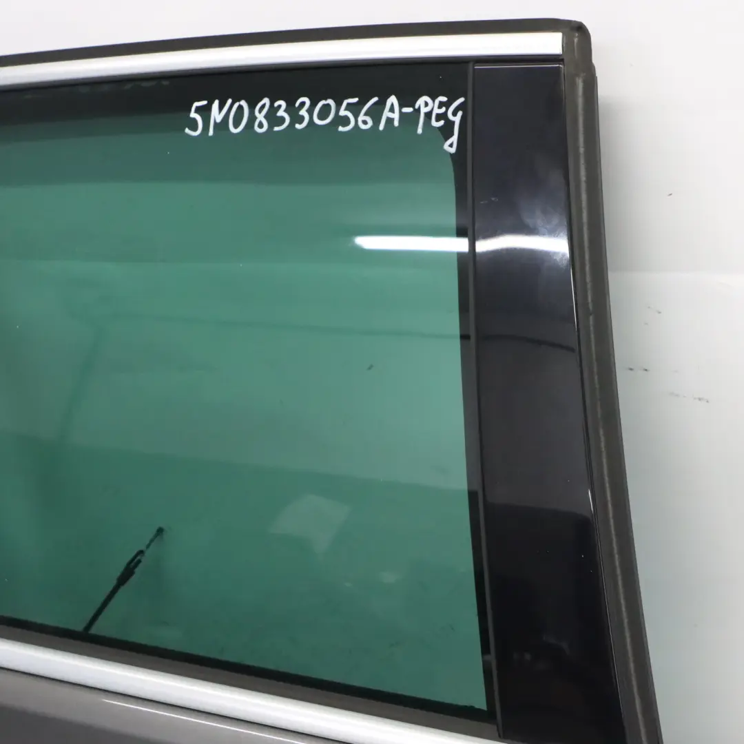 Puerta Trasera Derecha Pepper Grey Metallic - D7R para Volkswagen VW Tiguan 5N con número de pieza 5N0833056A Volkswagen VW Tiguan 5N Puerta Trasera Derecha Pepper Grey Metallic - D7R - SKU 5N0833056A-PEG - Número de pieza 5N0833056A