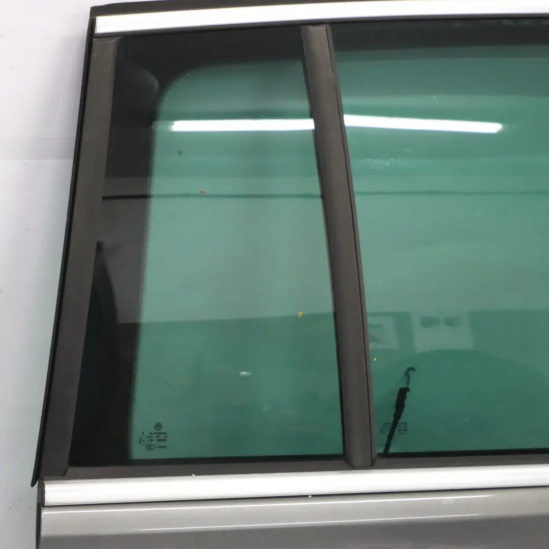 Volkswagen VW Tiguan 5N Porta posteriore destra Pepper Grey Metallizzato - D7R - SKU 5N0833056A-PEG - Numero di parte 5N0833056A