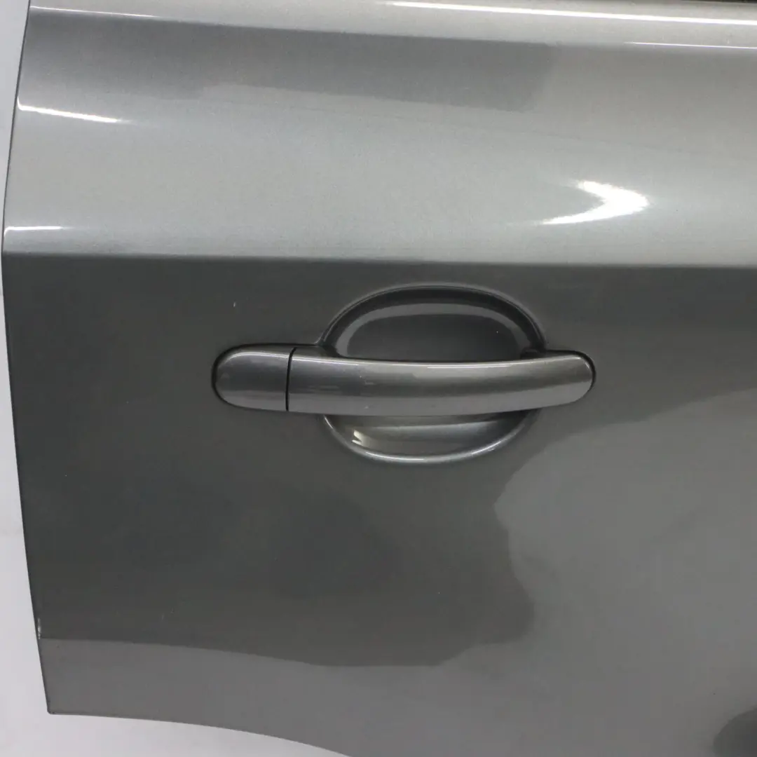 Volkswagen VW Tiguan 5N Puerta Trasera Derecha Pepper Grey Metallic - D7R - SKU 5N0833056A-PEG - Número de pieza 5N0833056A