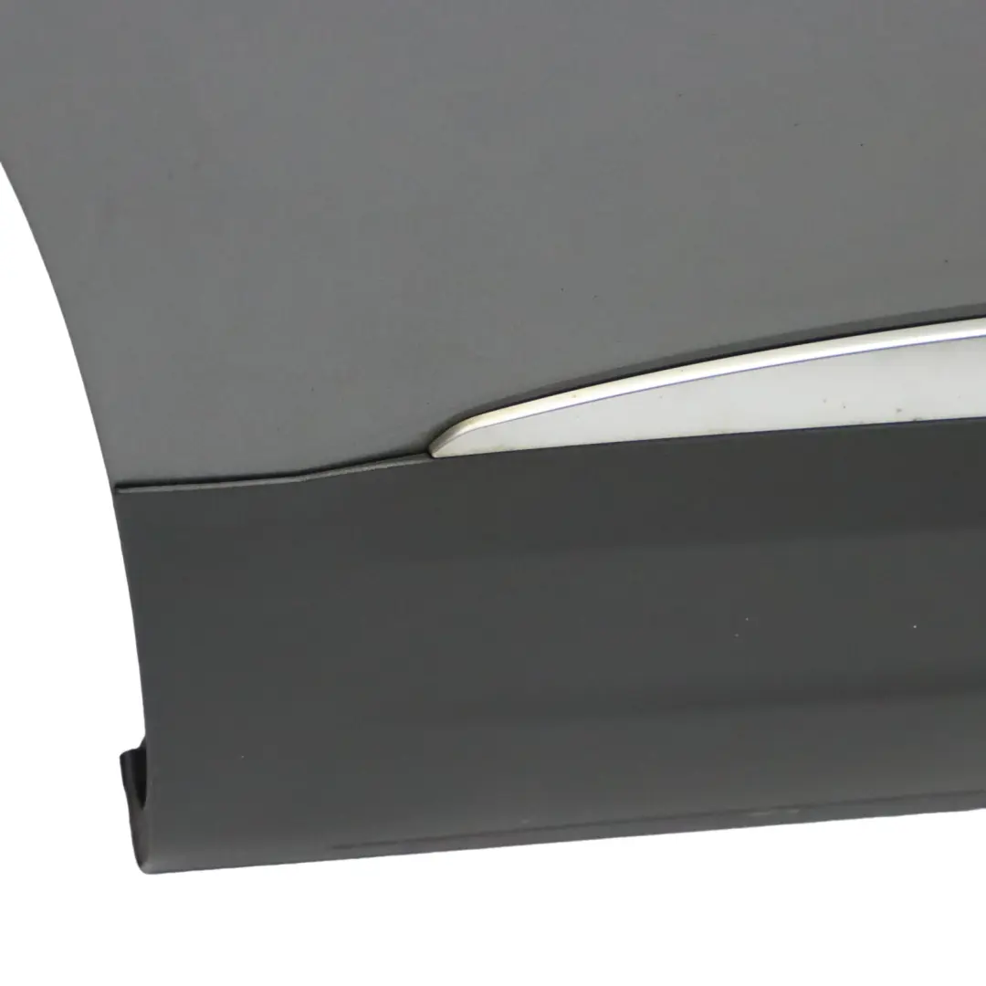 Porta posteriore destra Pepper Grey Metallizzato - D7R per Volkswagen VW Tiguan 5N con numero di parte 5N0833056A Volkswagen VW Tiguan 5N Porta posteriore destra Pepper Grey Metallizzato - D7R - SKU 5N0833056A-PEG - Numero di parte 5N0833056A