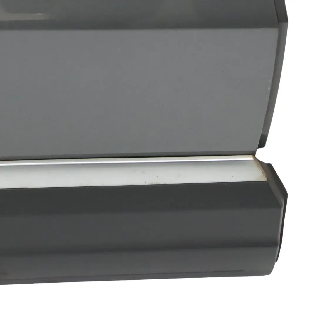 Door Rear Right O/S Pepper Grey Metallic - D7R to Volkswagen VW Tiguan 5N with Part number 5N0833056A Volkswagen VW Tiguan 5N Door Rear Right O/S Pepper Grey Metallic - D7R - SKU 5N0833056A-PEG - Part number 5N0833056A