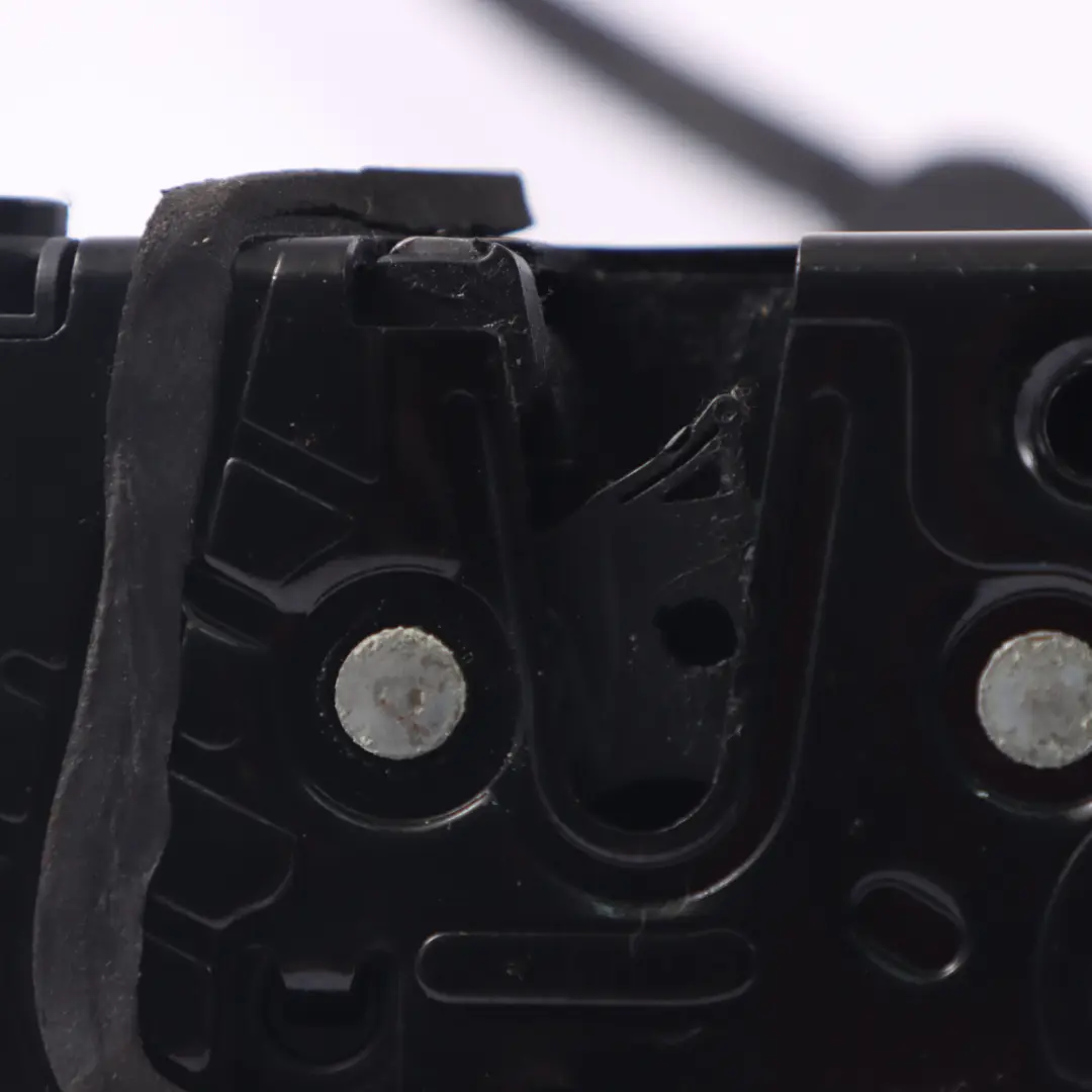 Cerradura Puerta Trasera Izquierda Pestillo para Volkswagen VW Tiguan 5N con número de pieza 5N0839015G Volkswagen VW Tiguan 5N Cerradura Puerta Trasera Izquierda Pestillo - SKU 5N0839015G - Número de pieza 5N0839015G