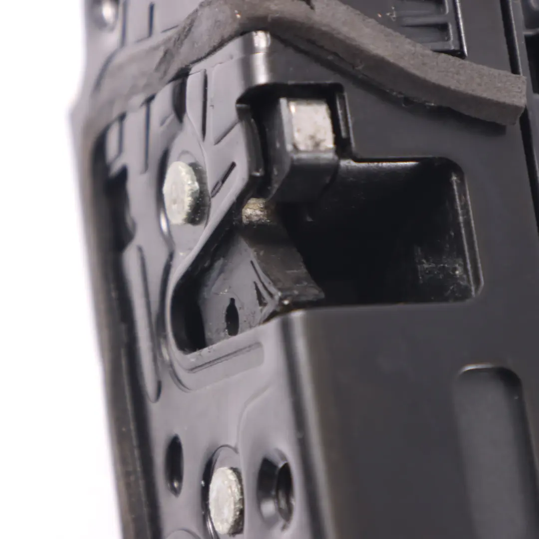 Cerradura Puerta Trasera Izquierda Pestillo para Volkswagen VW Tiguan 5N con número de pieza 5N0839015G Volkswagen VW Tiguan 5N Cerradura Puerta Trasera Izquierda Pestillo - SKU 5N0839015G - Número de pieza 5N0839015G