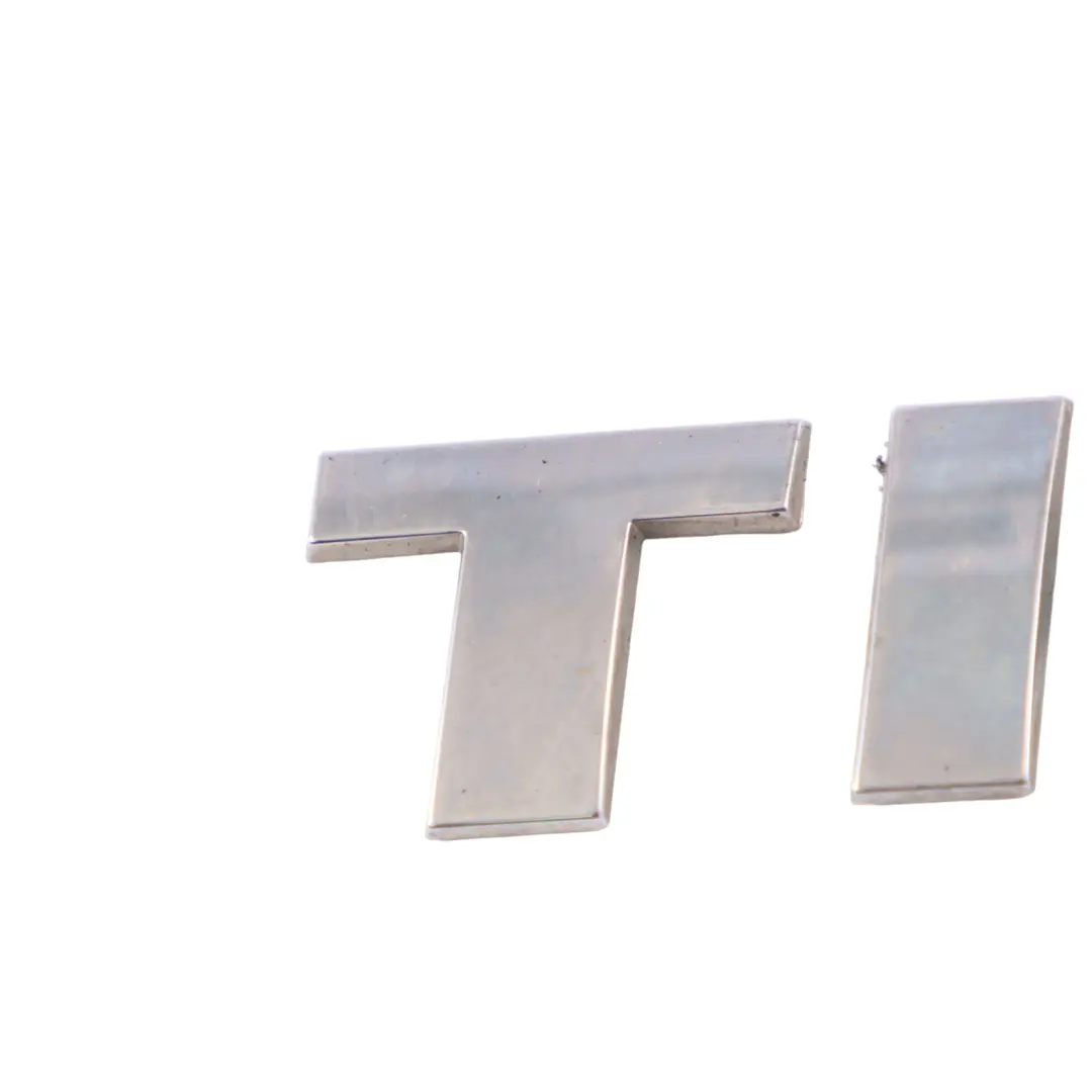 Portellone Posteriore Emblema Posteriore Tronco per Volkswagen Tiguan 5N con numero di parte 5N0853687B Volkswagen Tiguan 5N Portellone Posteriore Emblema Posteriore Tronco - SKU 5N0853687B - Numero di parte 5N0853687B