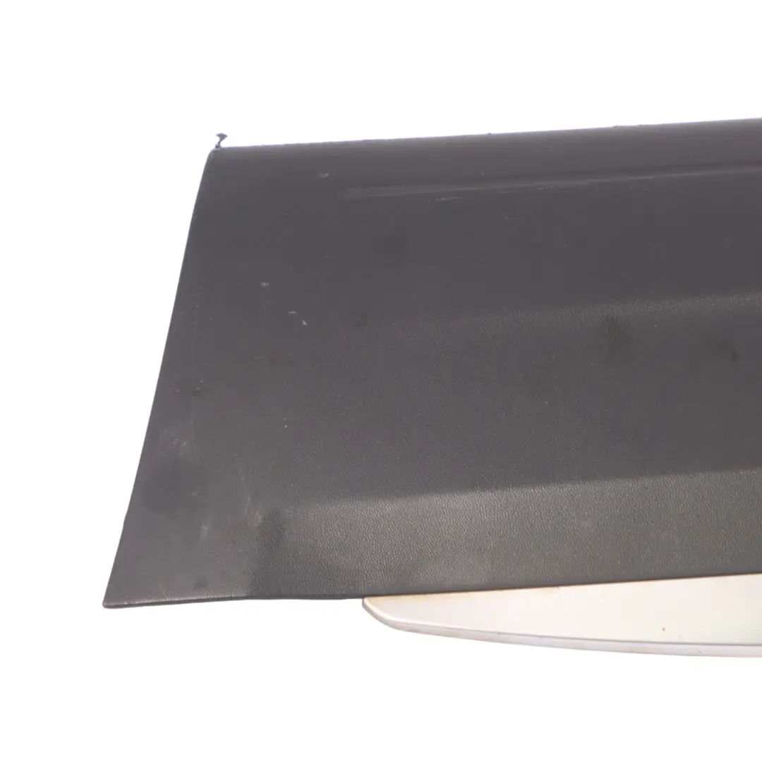 Tapa moldura puerta trasera izquierda para Volkswagen Tiguan 5N con número de pieza 5N0854949E Volkswagen Tiguan 5N Tapa moldura puerta trasera izquierda - SKU 5N0854949E - Número de pieza 5N0854949E