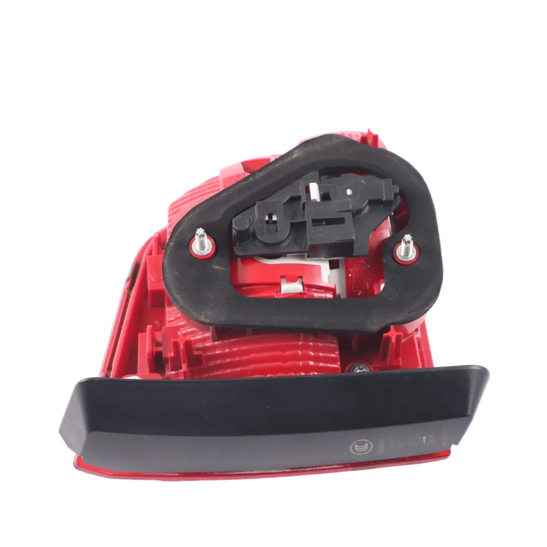 Lampa Tylna Prawa Tył Prawy do Volkswagen Tiguan 5N o numerze 5N0945094H Volkswagen Tiguan 5N Lampa Tylna Prawa Tył Prawy - SKU 5N0945094H - Numer Części 5N0945094H