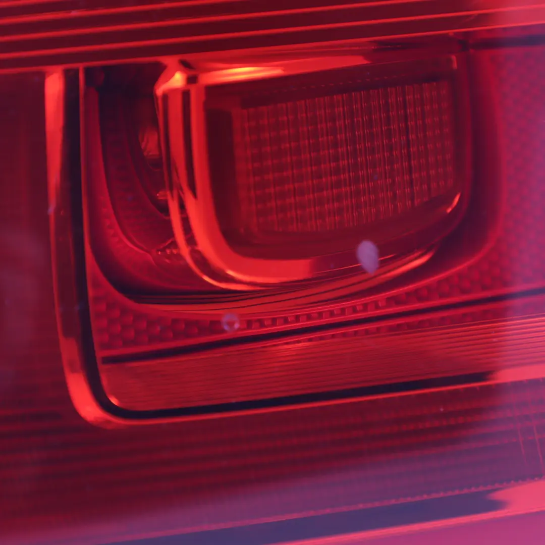Volkswagen Tiguan 5N Lampa Tylna Lewa Tył Lewy - SKU 5N0945095Q - Numer Części 5N0945095Q