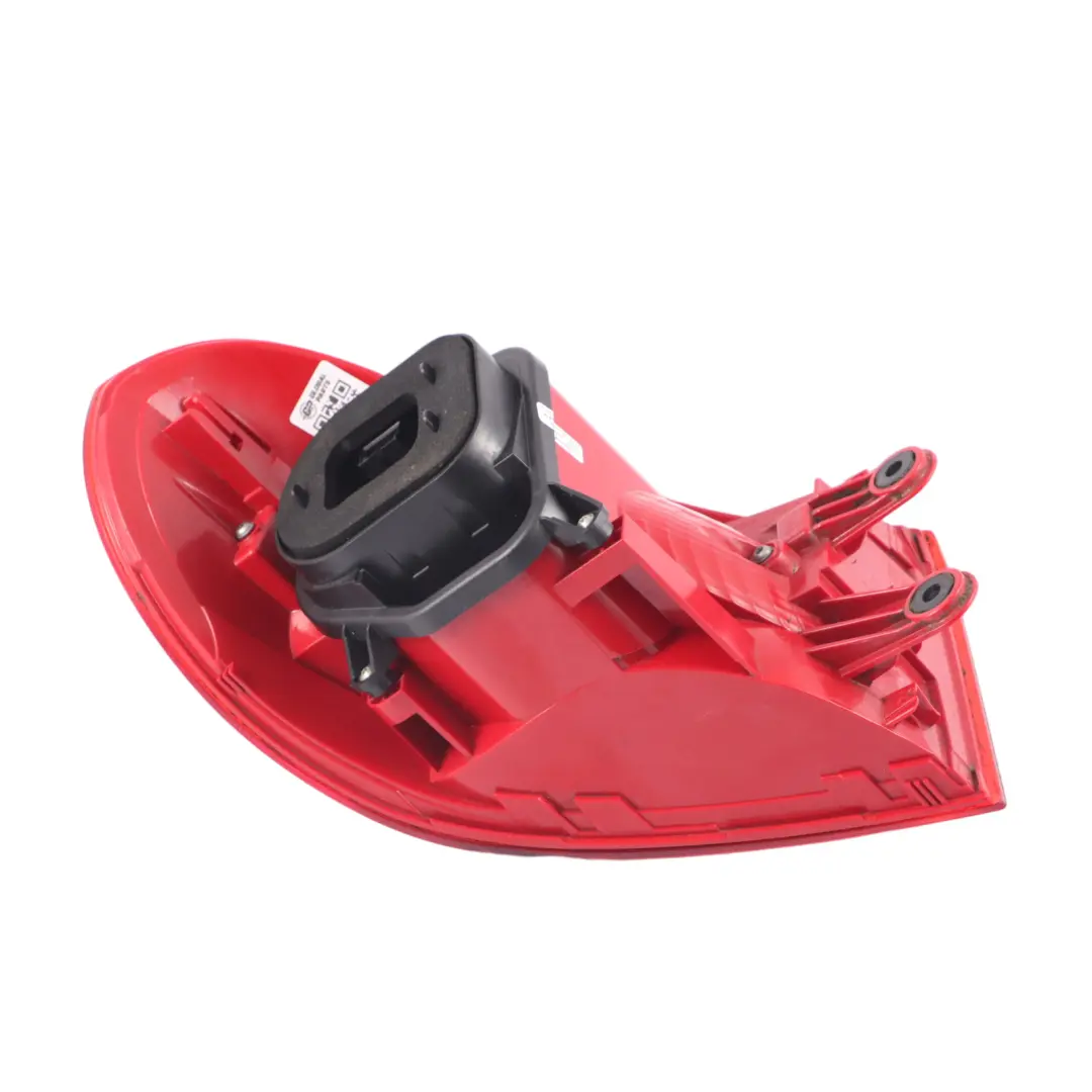 Volkswagen Tiguan 5N Lampa Tylna Prawa Tył Prawy - SKU 5N0945096Q - Numer Części 5N0945096Q