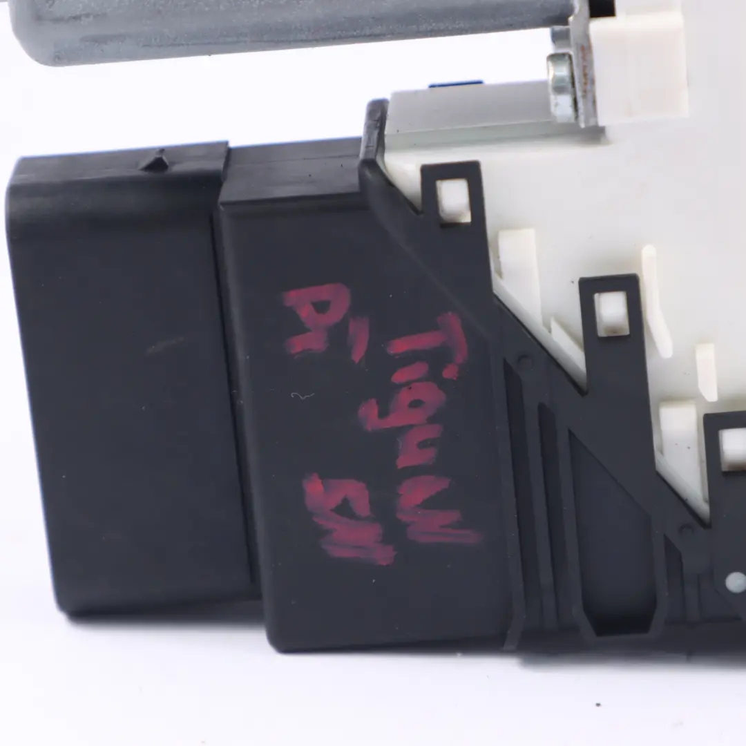 Elevalunas Eléctrico Trasero Derecho para Volkswagen Tiguan 5N Motor con número de pieza 5N0959704F Volkswagen Tiguan 5N Motor Elevalunas Eléctrico Trasero Derecho - SKU 5N0959704F - Número de pieza 5N0959704F