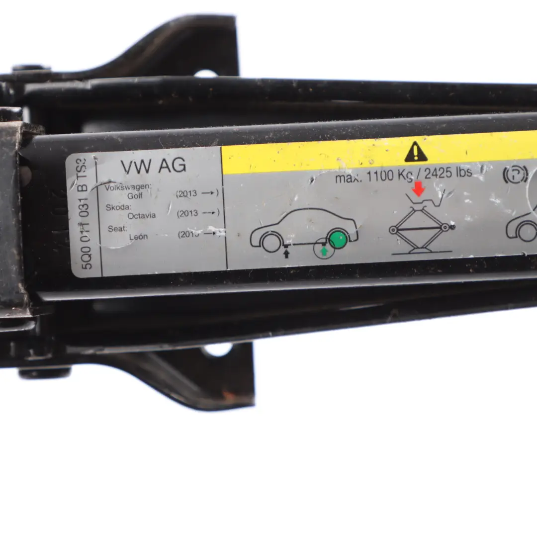 Zestaw Narzędzi Lewarek Podnośnik VW Volkswagen Golf 7 - SKU 5Q0011031B - Numer Części 5Q0011031B